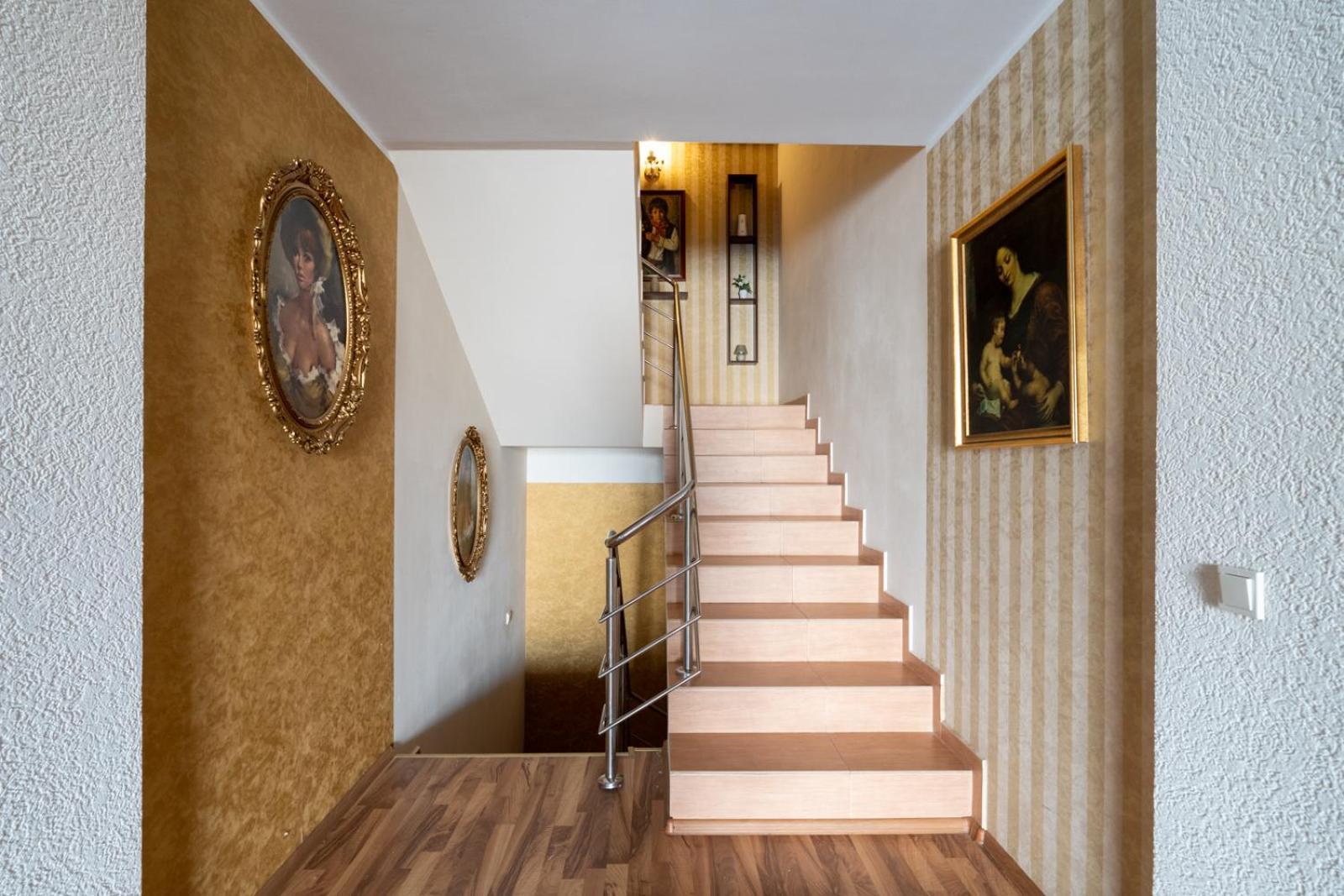 Farawayhomes Aparthotel Near Vienna Airport - Anytime Self Check-In Bruck an der Leitha Exteriér fotografie
