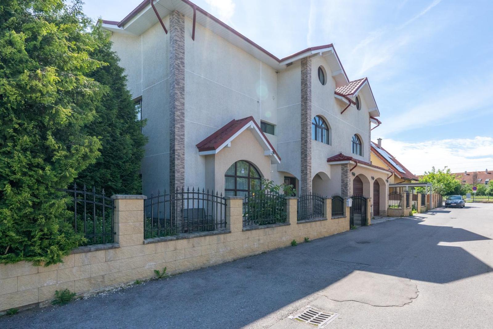 Farawayhomes Aparthotel Near Vienna Airport - Anytime Self Check-In Bruck an der Leitha Exteriér fotografie