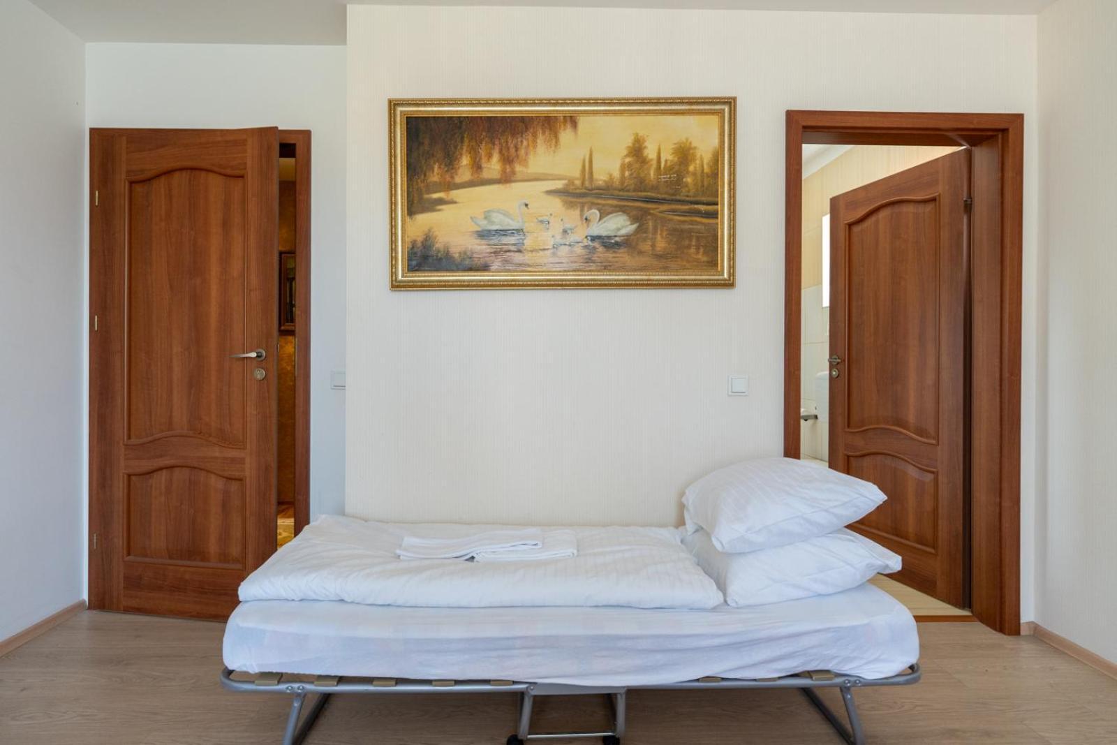 Farawayhomes Aparthotel Near Vienna Airport - Anytime Self Check-In Bruck an der Leitha Exteriér fotografie